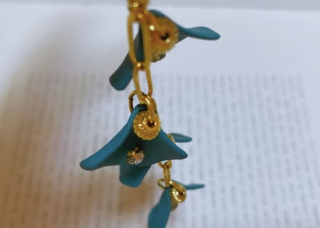 Flower petal pierce Blue