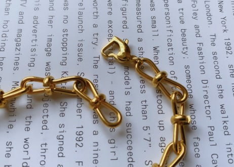 Heart motif bracelet