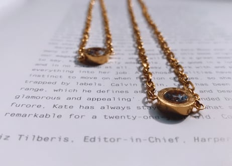uno* long necklace