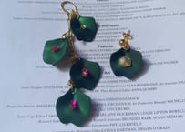 Flower petal pierce