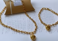 Heart motif necklace
