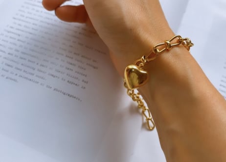 Heart motif bracelet