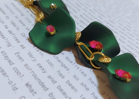 Flower petal pierce