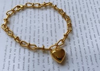 Heart motif bracelet