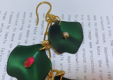 Flower petal pierce