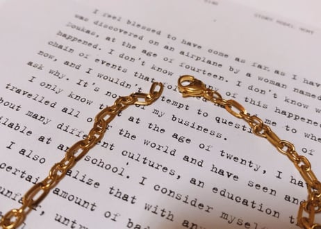 uno* long necklace