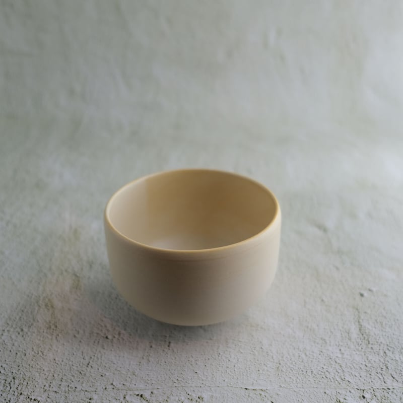 貝目高台茶碗 【アイボリー 艶消し】 | Salon de Soin Online Store