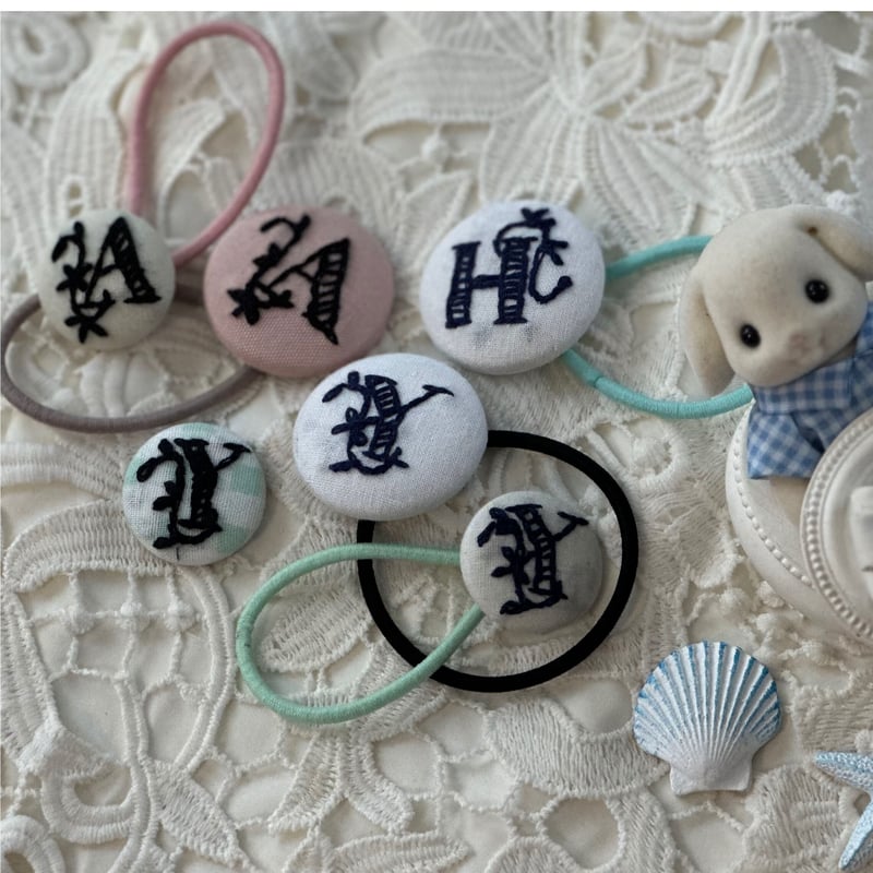 イニシャル刺繍ヘアゴム🪡M | Cananna.S