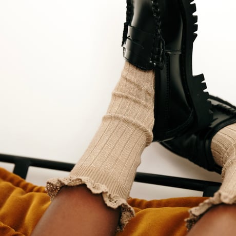 【collegien】Victorine/Glitter Ribbed Crew Socks with Lace Trim