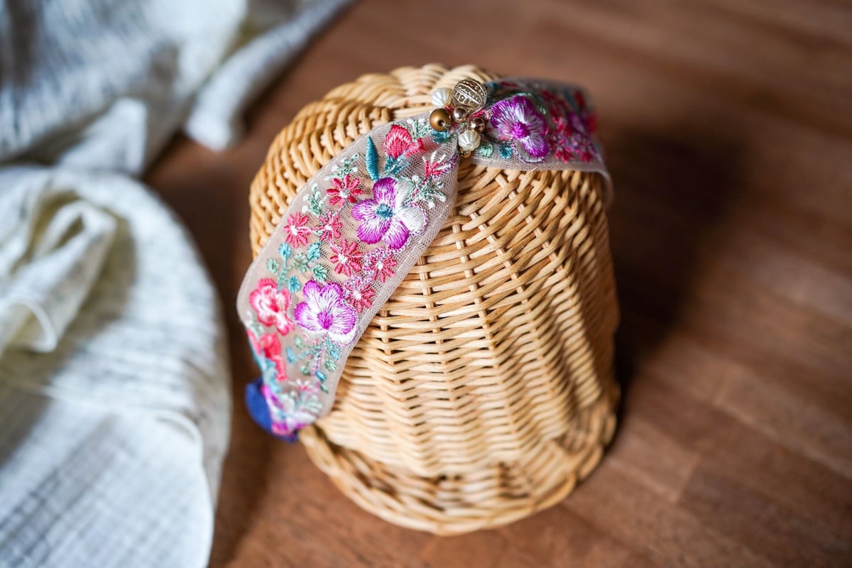 4重リボン　ファー　固定リボンのヘアターバン　ヘアバンド　インド刺繍 インド刺繍リボンのヘアバンド ヘアバンド・ターバン Noels