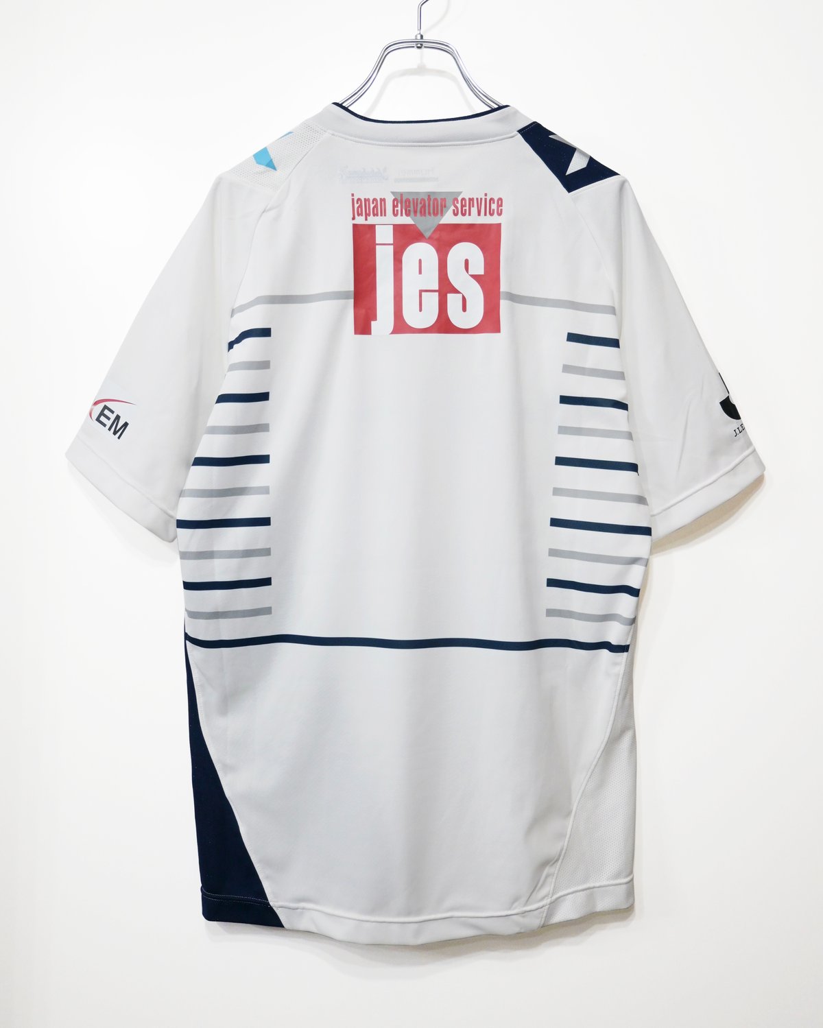 横浜FC ジャージ　未着用‼️ ヒュンメル　Lサイズ イニシャル入 支給 美品ヒュンメル 横浜FC ノースリーブ L 実