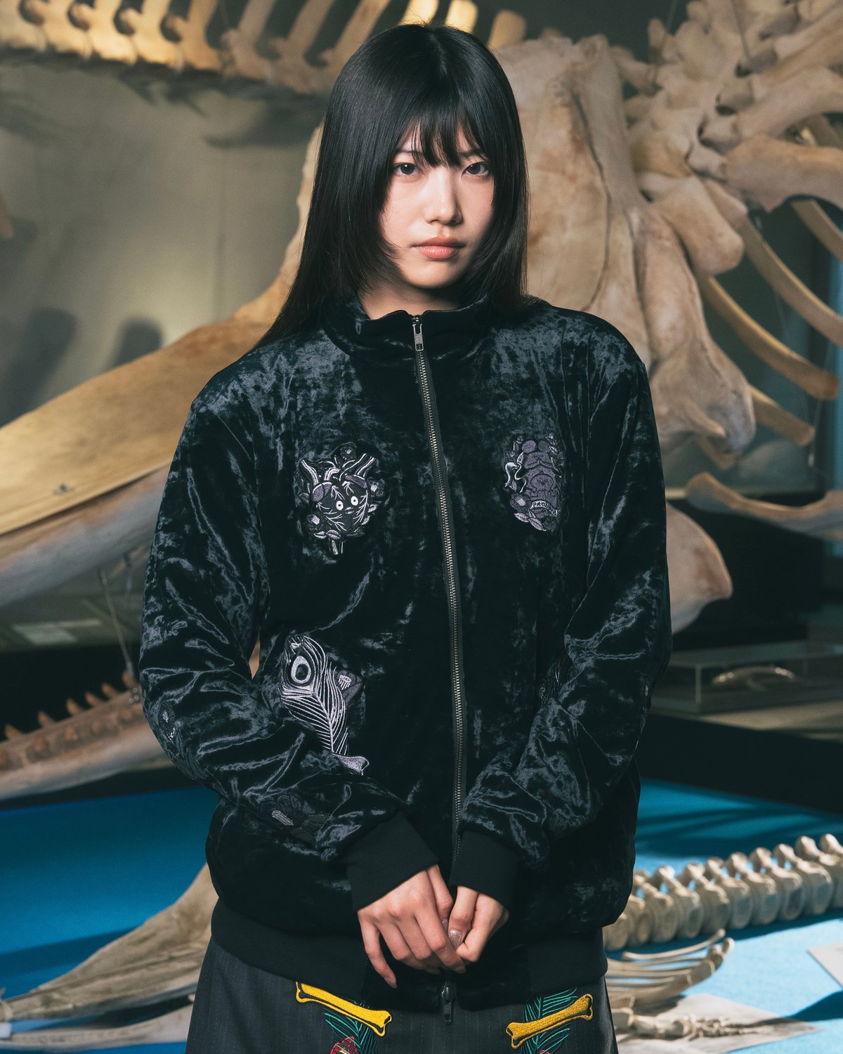 【美品】絵夢　ノーカラージャケット　黒　ブラック　ベロア　レース 比翼ノーカラージャケット（ニット）｜STRASBURGO OUTLET