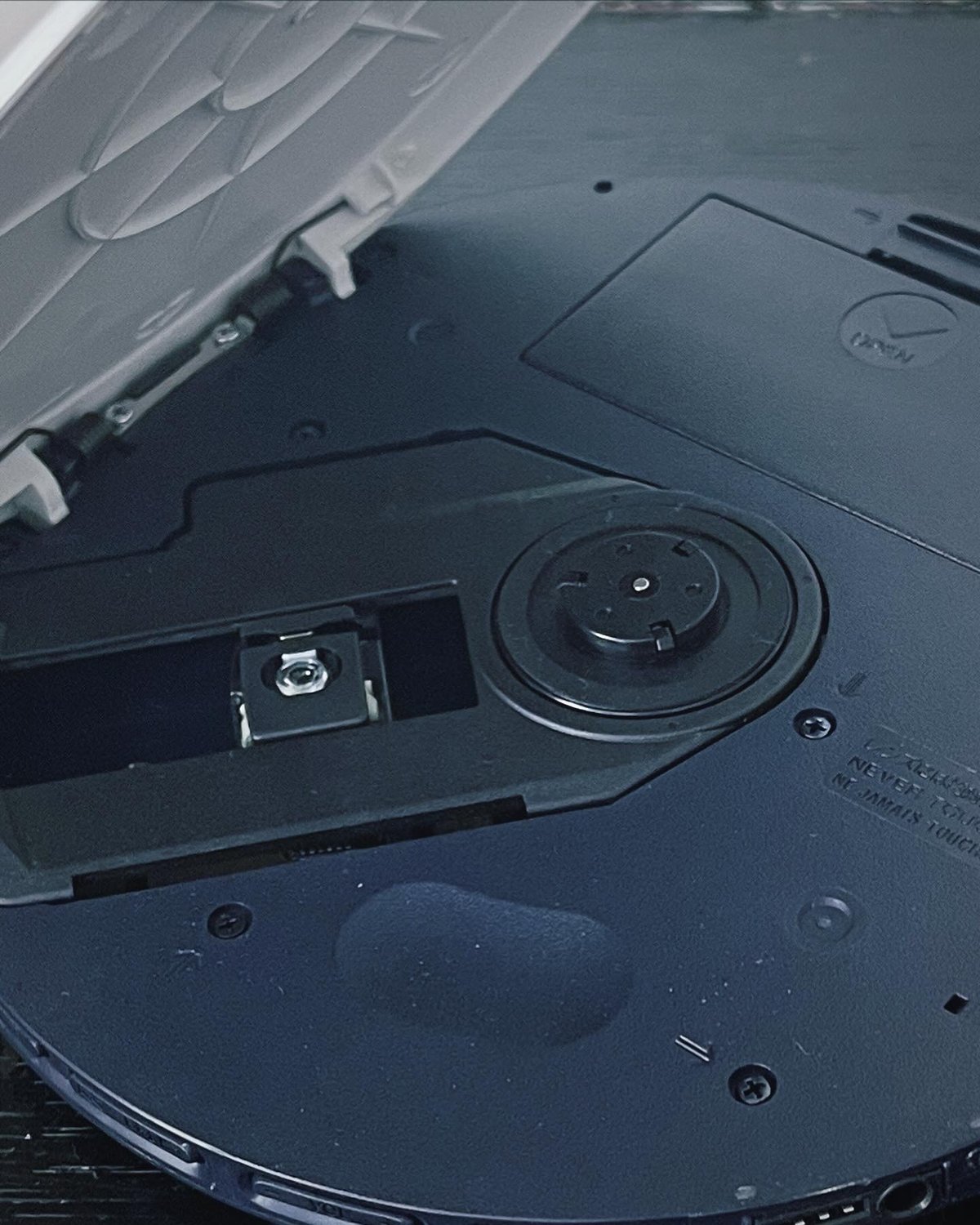 CD WALKMAN G- PROTECTION | Thrift shop Shiya Sh