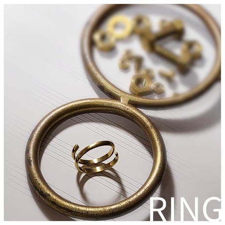 ブラスリング　真鍮 ナンバー”7” ジルコニア入りスターポイント ゴールドブラス