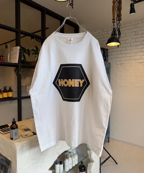 【しゅー撮影時着用のため特別価格】新品の t-shirts『HONEY🍯』Lサイズ