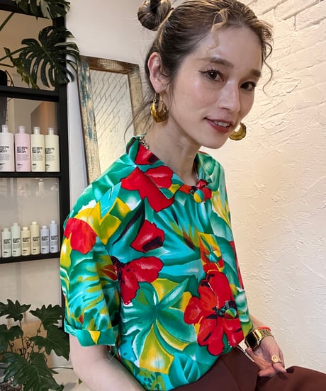 ボタンがぷっくりアロハシャツ