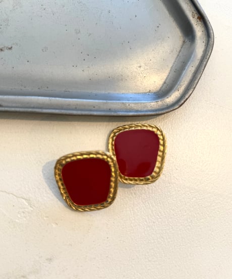 yellow goldとred のvintage earring