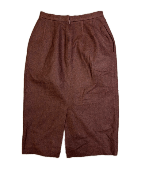 brown skirt