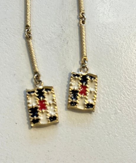 vintage gold design pierce