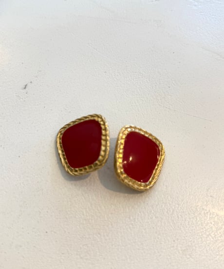 yellow goldとred のvintage earring