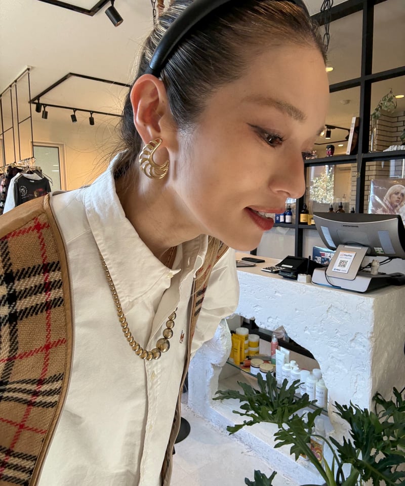 ゴールドリーフカーブピアス | Hooray!!!