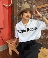 【しゅー撮影時着用のため特別価格】新品の t-shirts『Music🎶』