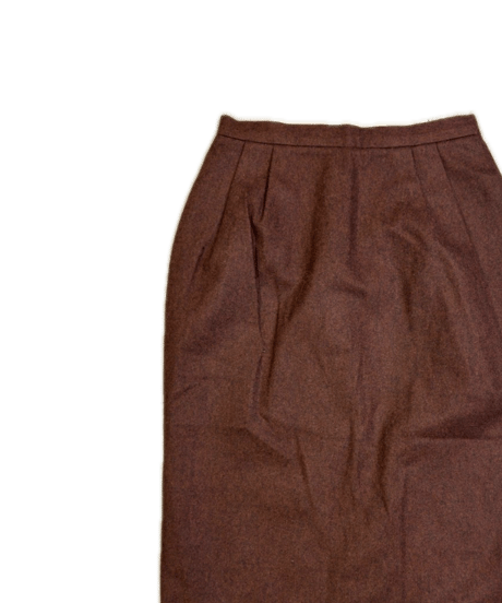 brown skirt
