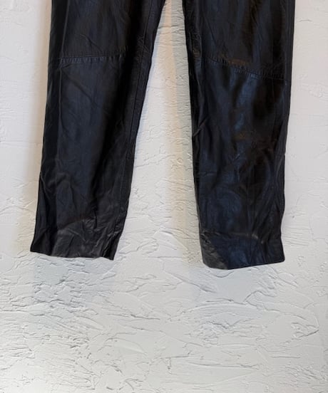 やわらかleather pants