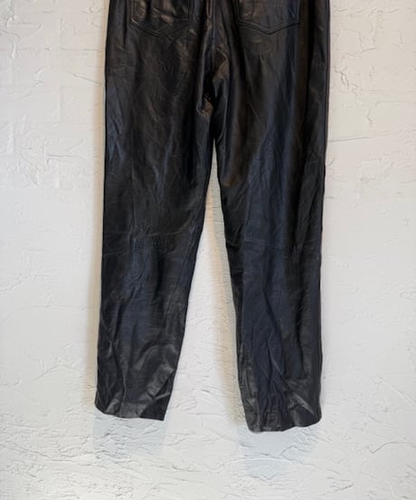 やわらかleather pants
