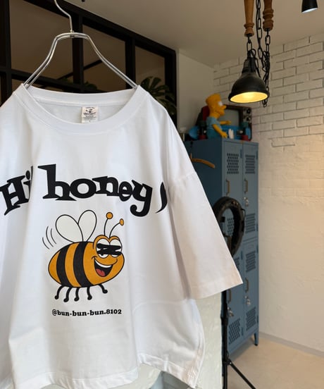【しゅー撮影時着用のため特別価格】新品の t-shirts『🐝』短丈Lサイズ