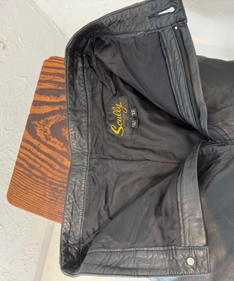 やわらかleather pants