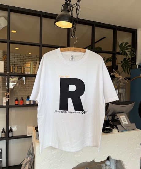 【しゅー撮影時着用のため特別価格】新品の t-shirts 『R🌹』Lサイズ