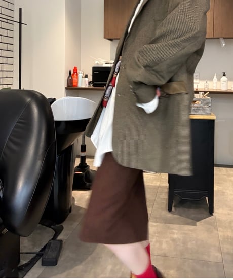 brown skirt