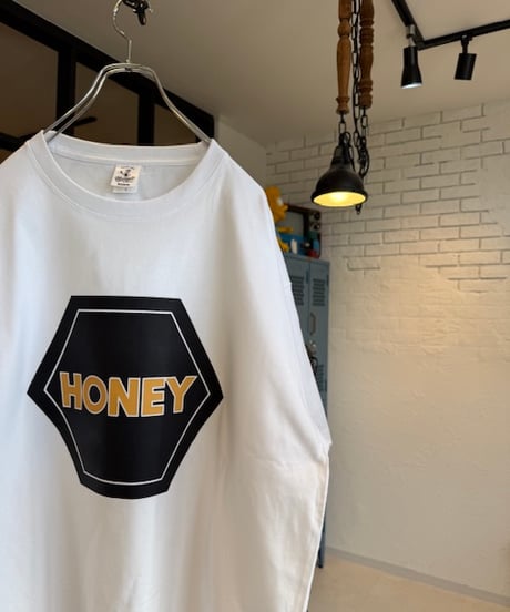 【しゅー撮影時着用のため特別価格】新品の t-shirts『HONEY🍯』Lサイズ