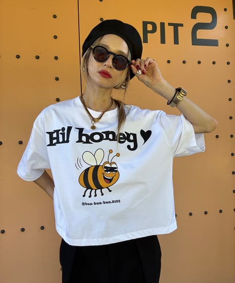【しゅー撮影時着用のため特別価格】新品の t-shirts『🐝』短丈Lサイズ
