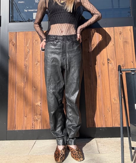 やわらかleather pants