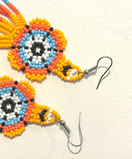 Artisan beads pierceお花とフリンジ