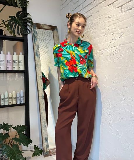 ボタンがぷっくりアロハシャツ
