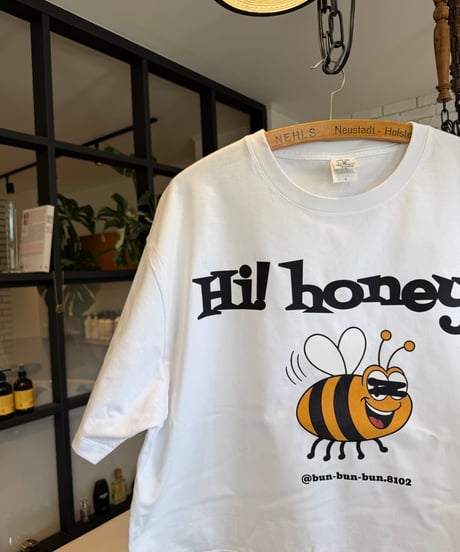【しゅー撮影時着用のため特別価格】新品の t-shirts『🐝』短丈Lサイズ