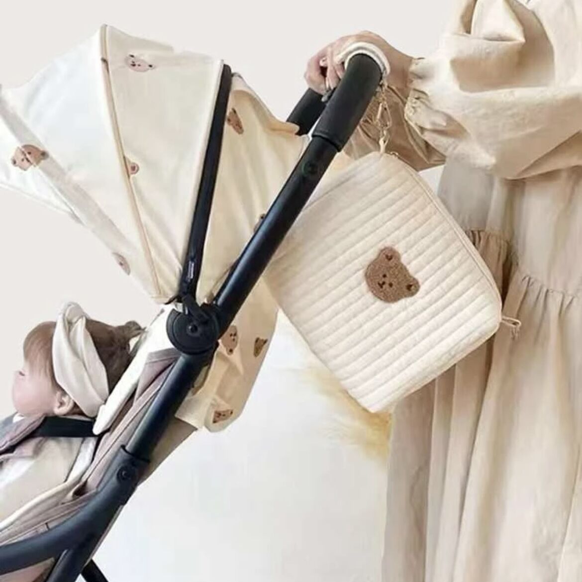 くまさん ベビーカー用ストラップ付き おむつポーチ | coco+