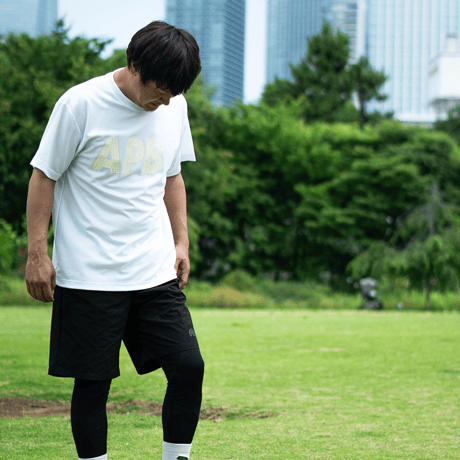 【予約販売】APB ビッグロゴTシャツ　ホワイト×アイボリー