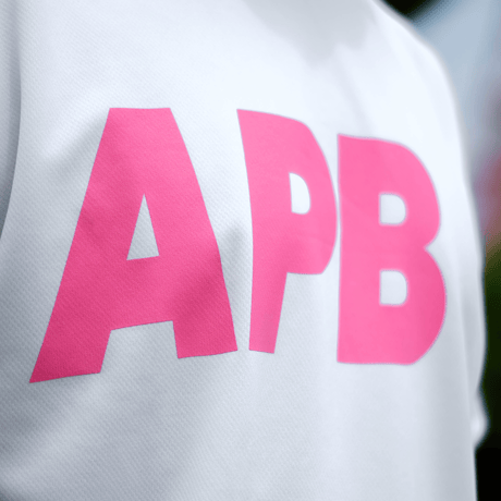 【予約販売】Jrサイズ APB ビッグロゴTシャツ　ホワイト× ピンク