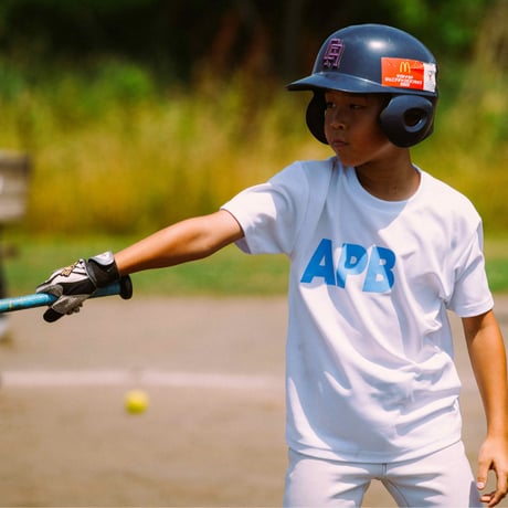 【予約販売】Jrサイズ APB ビッグロゴTシャツ　ホワイト×ブルー
