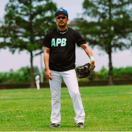 【予約販売】APB ビッグロゴTシャツ　ブラック×グリーン