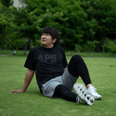 【予約販売】APB ビッグロゴTシャツ　ブラック×ブラック