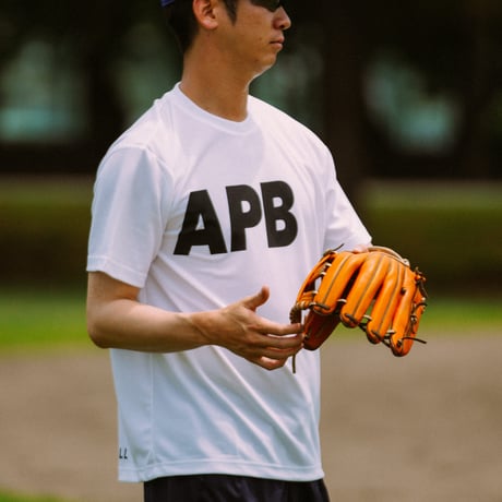 【予約販売】APB ビッグロゴTシャツ　ホワイト×ブラック