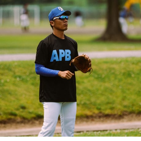 【予約販売】APB ビッグロゴTシャツ　ブラック×　ブルー
