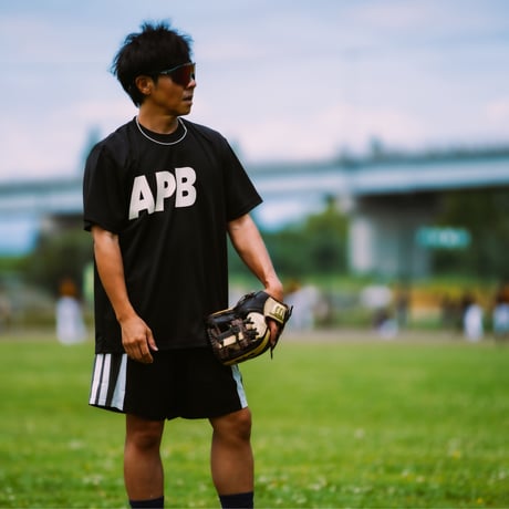 【予約販売】APB ビッグロゴTシャツ　ブラック×アイボリー
