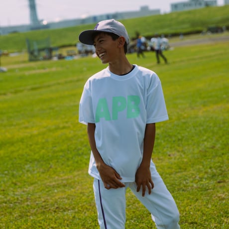 【予約販売】Jrサイズ APB ビッグロゴTシャツ　ホワイト×グリーン
