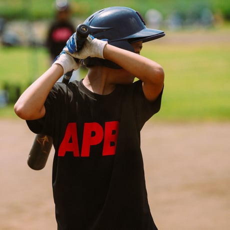 【予約販売】Jrサイズ APB ビッグロゴTシャツ　ブラック×レッド